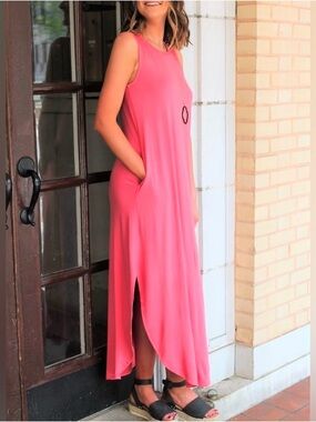Zenana Outfitters Coral Sleeveless Maxi with Side Slit and Pockets NWT, XLarge